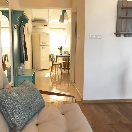 Surfers's Design Apartment